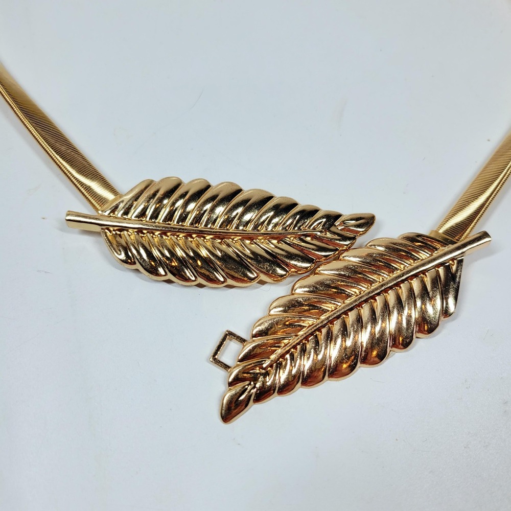Vintage gold tone women's Omega snake belt leaves buckle 1980s 1970s - Picture 5 of 6